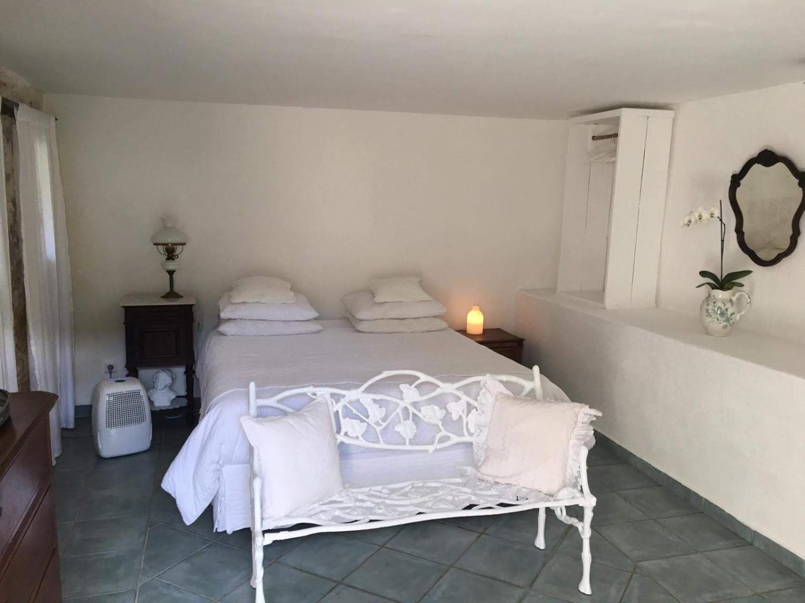 La Bergerie Pradel Bed & Breakfast Le Beaucet Exterior photo